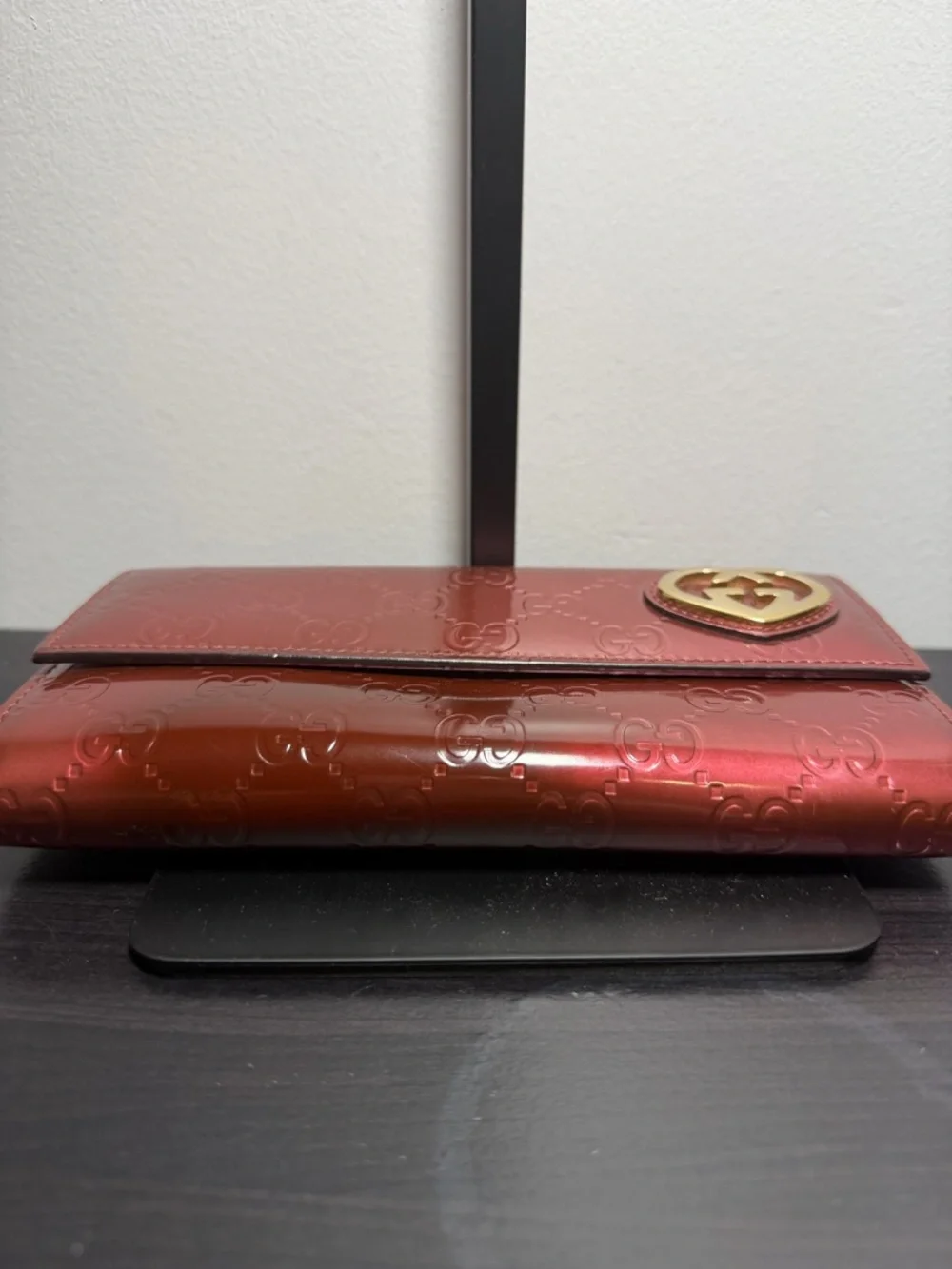 Gucci Metallic Red Embossed GG Continental Wallet with Gold Heart Logo - Picture 2 of 9
